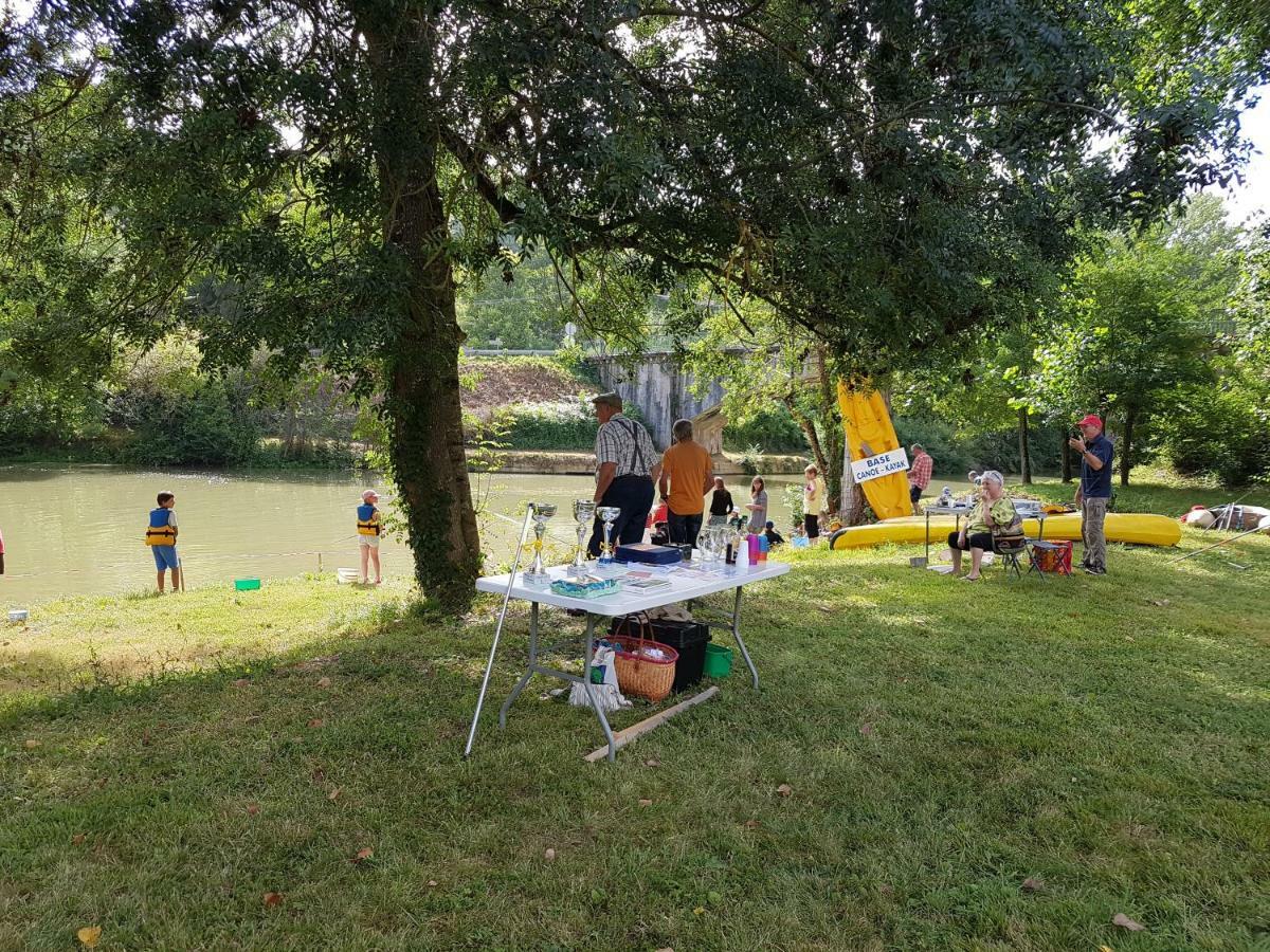 Camping Le Mouliat 호텔 Moncrabeau 외부 사진